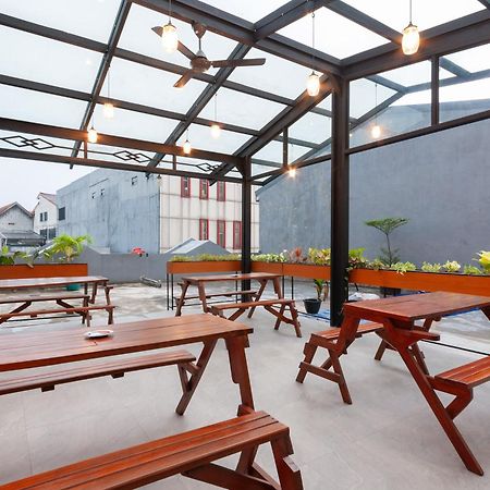 Sans Hotel Suryakencana Bogor Esterno foto