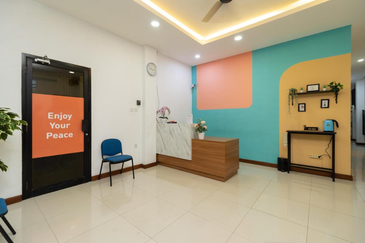 Sans Hotel Suryakencana Bogor Esterno foto