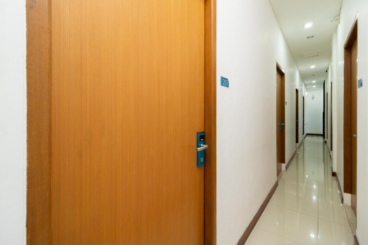 Sans Hotel Suryakencana Bogor Esterno foto