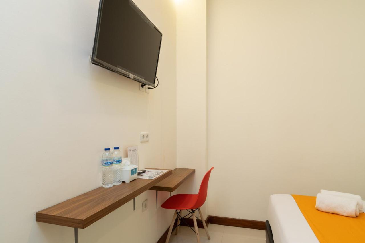 Sans Hotel Suryakencana Bogor Esterno foto