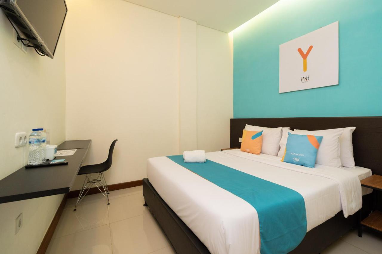 Sans Hotel Suryakencana Bogor Esterno foto