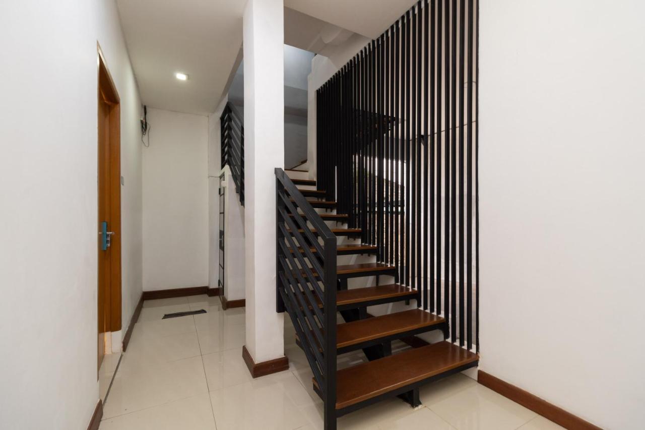 Sans Hotel Suryakencana Bogor Esterno foto