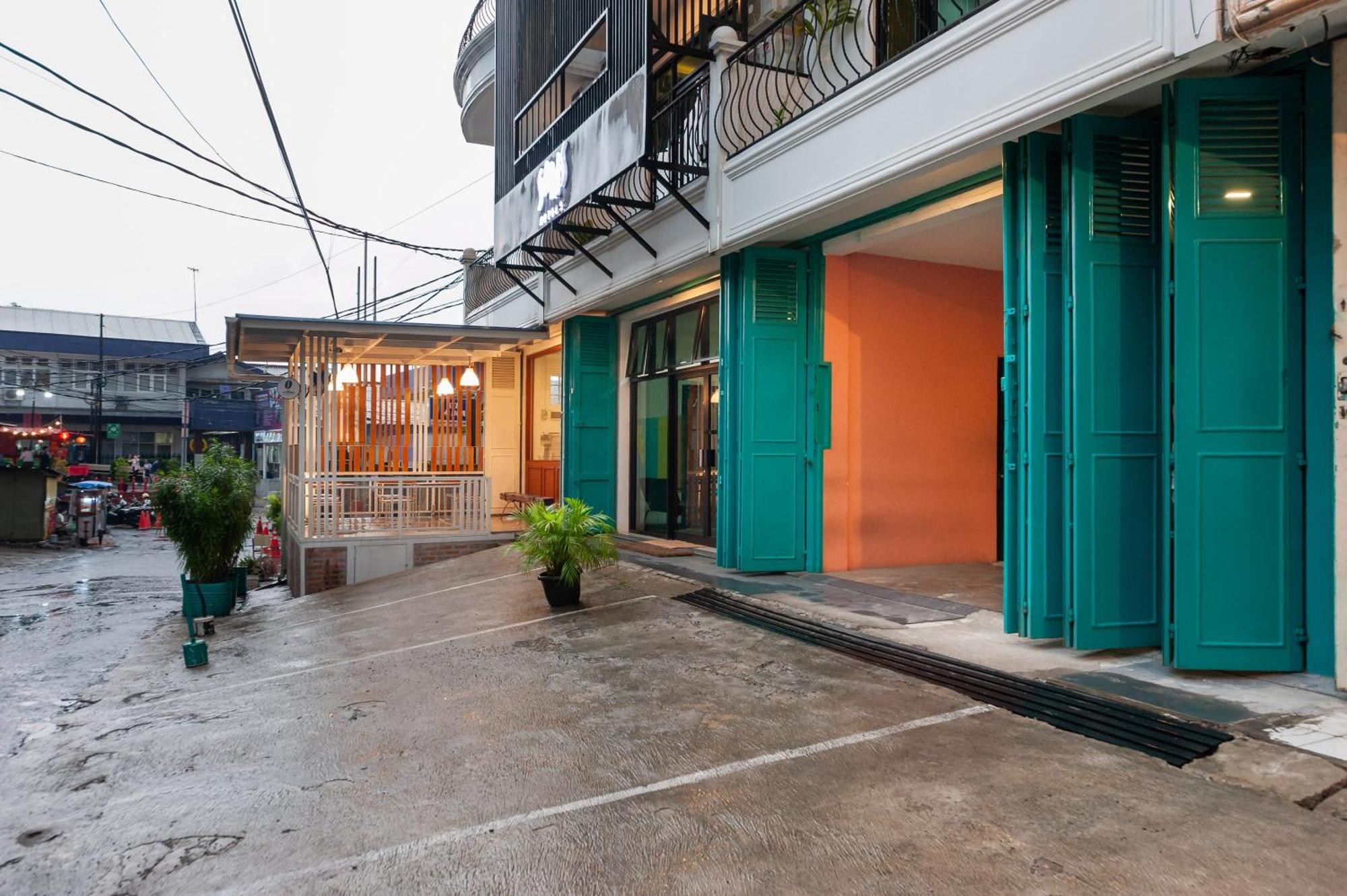 Sans Hotel Suryakencana Bogor Esterno foto